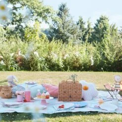 Large Multicolour Reusable Bamboo Plates (x6) -Decorations Party Shop Lifestyle 3 edd30409 03ee 4df8 8d10 e31de534d4fb